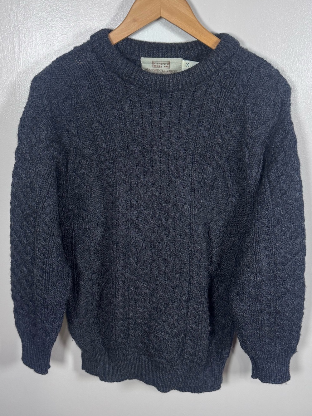 Aran Market Sz S Cable Knit 100% Wool Gray Black Crew Pullover Irish Sweater